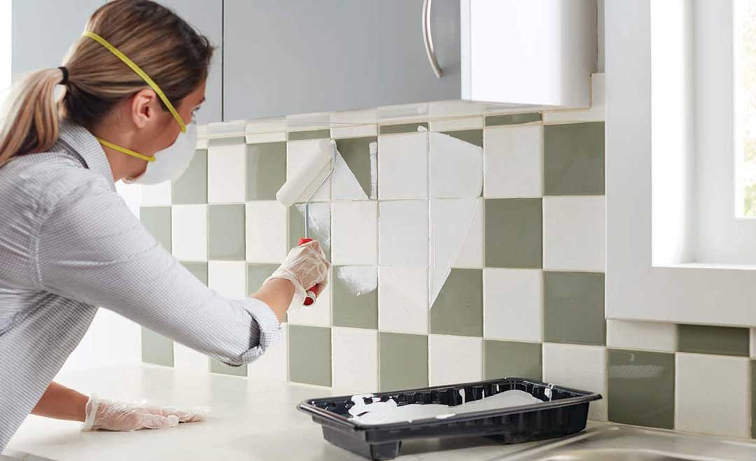چگونه کاشی و سرامیک آشپزخانه را رنگ کنیم؟ - فروشگاه نیوکالر
